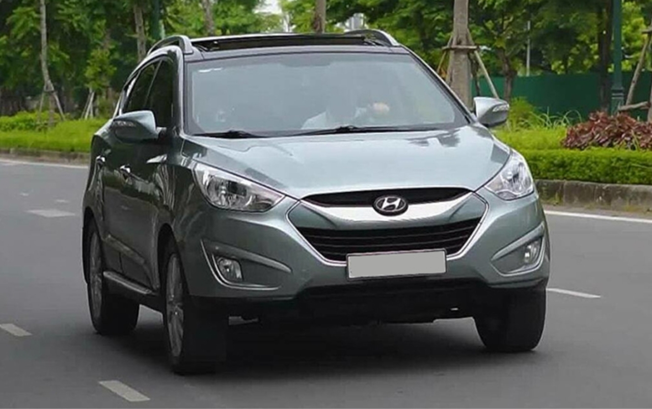 Hyundai Tucson thế hệ thứ 2 được nhập khẩu nguyên chiếc về Việt Nam