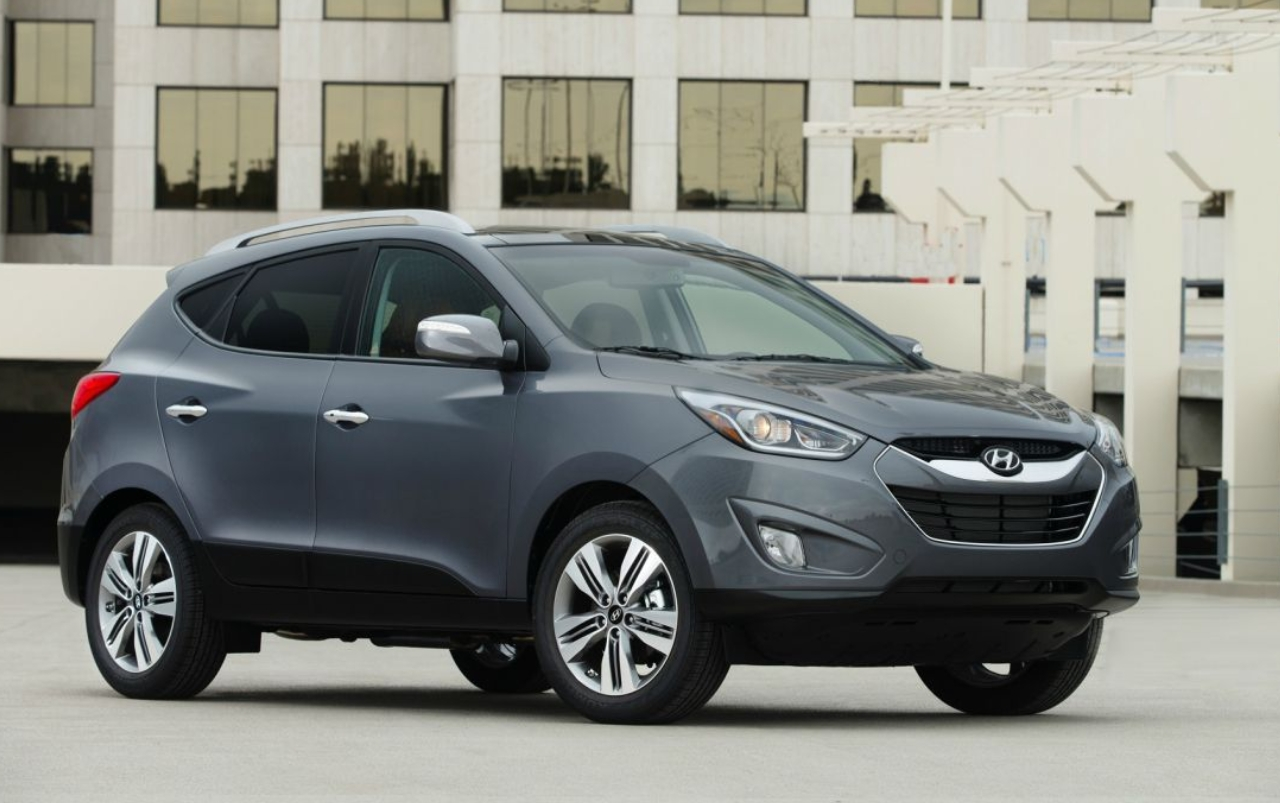 Hyundai Tucson thế hệ thứ 3 ra mắt lần đầu vào năm 2015 tại Triển lãm Ô tô New York